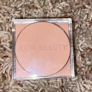 KKW Beauty Bake Powder